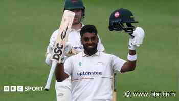 Ahmed & Kelly put Leics in charge over Yorkshire