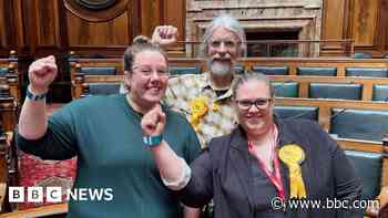Lib Dems take all three seats in delayed ward vote