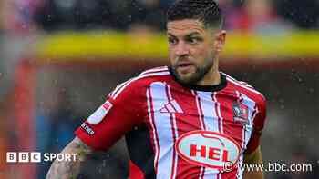 Fleetwood re-sign defender Andrew