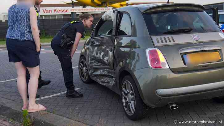 Weg bezaaid met brokstukken na botsing in Deurne