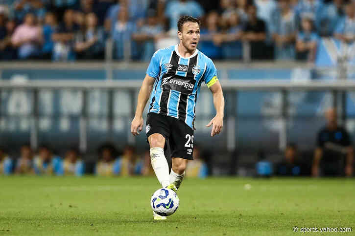 Luís Castro’s options to replace Arthur at Grêmio