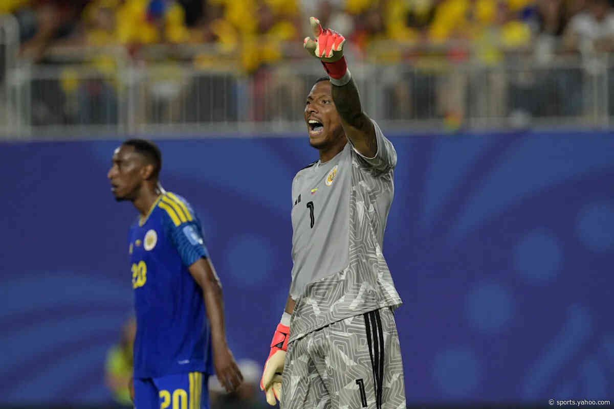 Curaçao goalkeeper makes legendary World Cup history 🧤