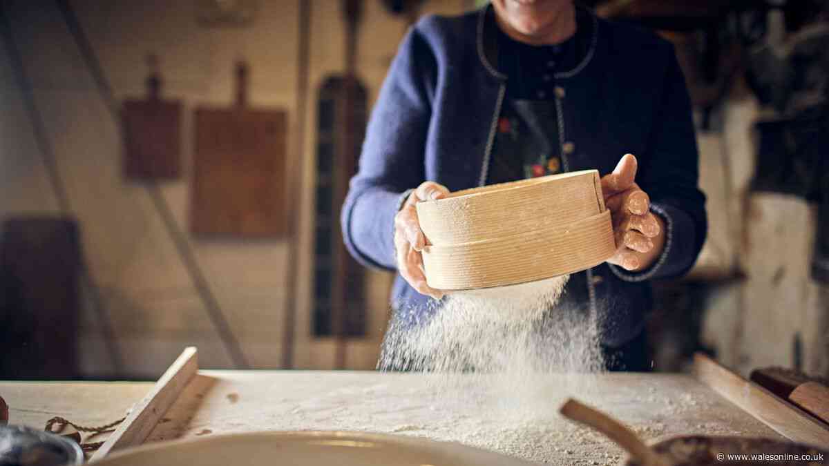Key difference between self raising and plain flour explained