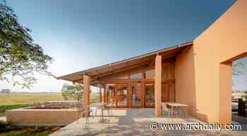 Naya Restaurant Ayutthaya / BodinChapa Architects