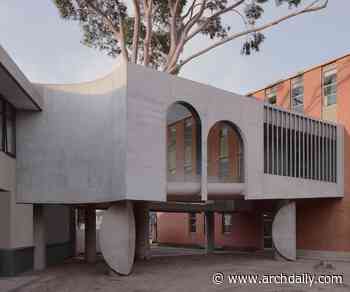 Gallery For A Tree "Flyover" Marcellin College  / Farrell Wray Architects