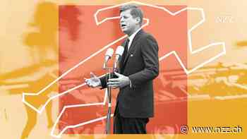 Die Menschen jubelten dem Präsidentenpaar zu, das langsam durch die Strassen fuhr. Auf einmal fiel ein Schuss, und John F. Kennedy griff sich mit beiden Händen an den Hals