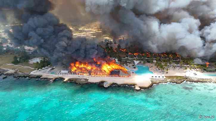 Grote brand verwoest luxe Dominicaans vakantieoord, 1700 toeristen geëvacueerd