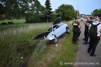 Bestuurder vlucht na ongeval met flessen drank