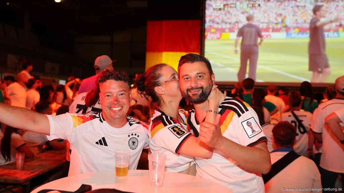 Salzgitter feiert Deutschland-Sieg gegen die Elfenbeinküste: die 127 besten Fotos
