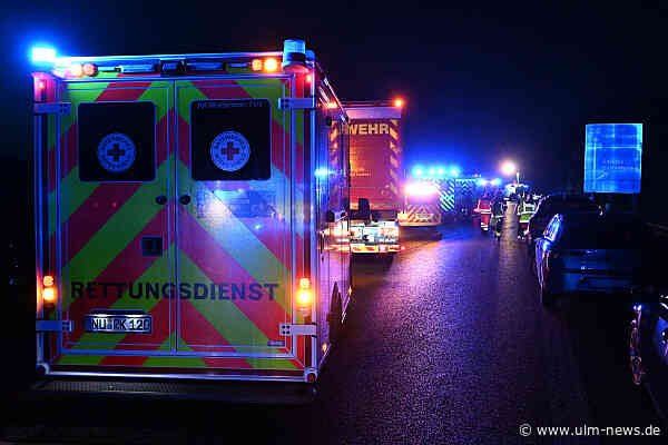 Schrecklicher Unfall mit Todesfolge auf dem Autobahnzubringer B 28 bei Senden - eine 68-jährige Frau stirbt offenbar bei Raserunfall