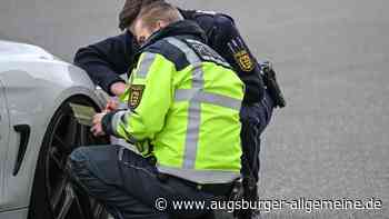 Polizei kontrolliert aufgemotzte Autos