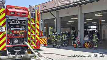 Brand im eigenen Gerätehaus: Feuerwehr in Oberbayern löscht mit 45 Kilo CO₂