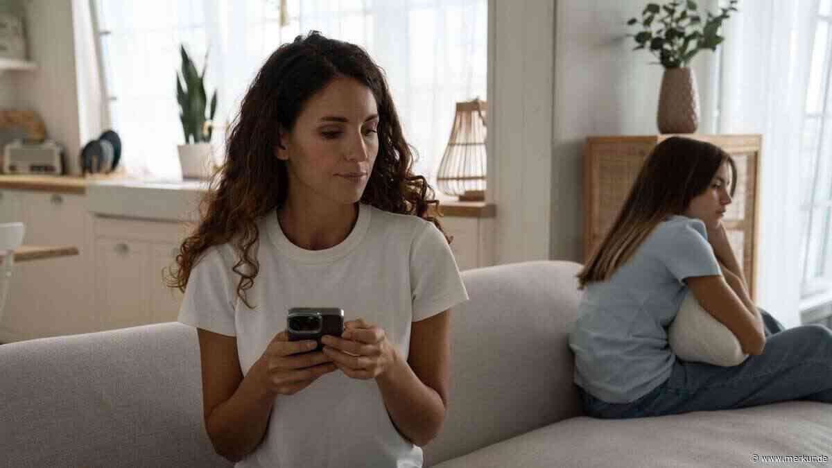 „Liebst du dein Handy mehr als mich?“ – Studie warnt Eltern vor Dauer-Ablenkung