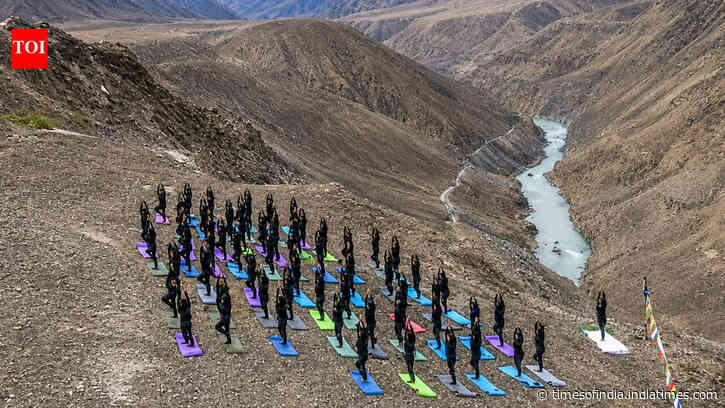 From mountains to plains to high seas, Indian forces take part in yoga sessions pan-India; Rajnath performs yoga with 1,000 soldiers in Shillong, calls it ‘holistic science’