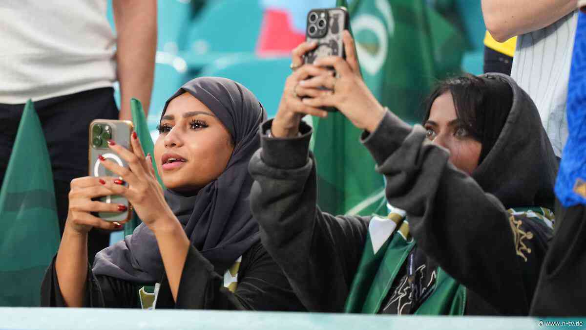 Öl-Protest an Stadien: Wie Saudi-Arabien schon bei dieser WM so manche Fäden zieht