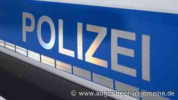 Auto gerät auf Gegenfahrbahn und stößt mit Sattelzug zusammen