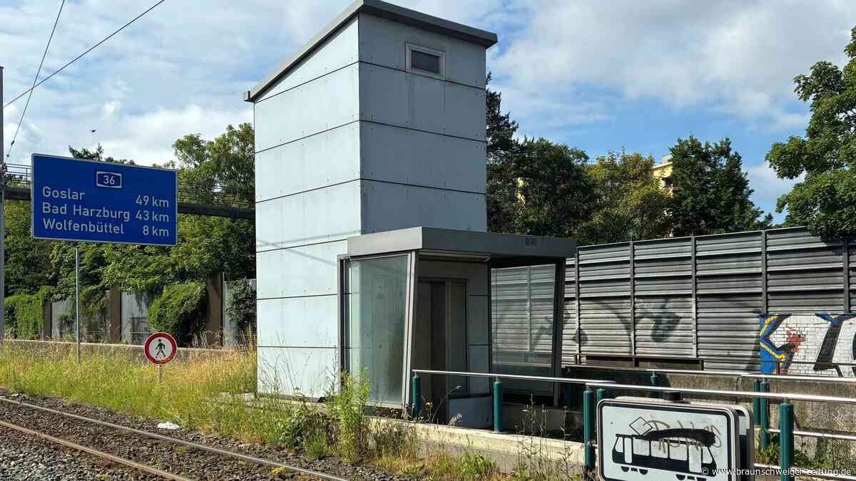 Defekter Aufzug an Stadtbahn-Haltestelle in Braunschweig sorgt für Frustration