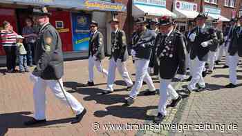 Schützenfest-Ticker: Festumzug in Gifhorn zieht durch die Straßen – Steinweg voller Menschen