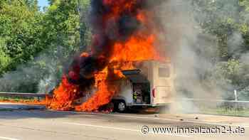 Urlaubsreise endet im Flammen-Inferno: Wohnmobil brennt  am Irschenberg komplett aus