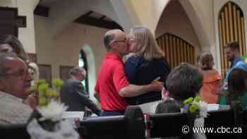 Winnipeg church celebrates 100 years of weddings with vow renewal ceremony