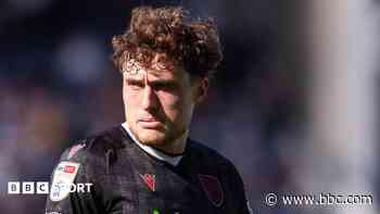 Hungary defender Styles signs new West Brom deal