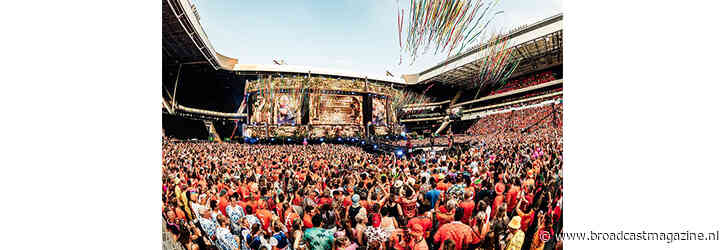 Philips Stadion gaat uit z’n dak tijdens Qmusic Foute Party
