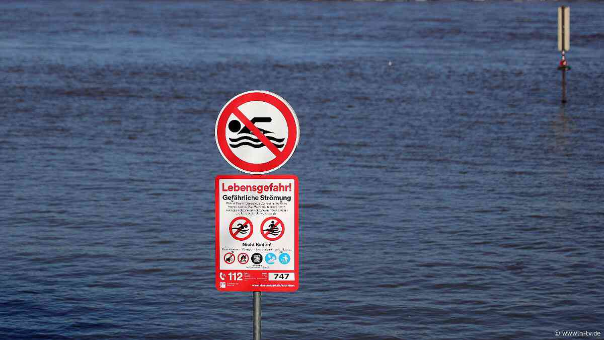 Überlebenschancen niedrig: Drei Männer nach Baden im Rhein vermisst