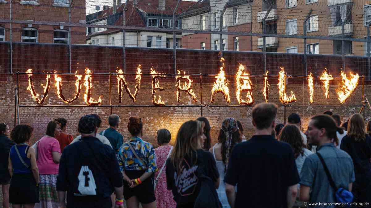 Party und Performances hinter Gittern: Was im Festivalzentrum JVA Rennelberg abgeht