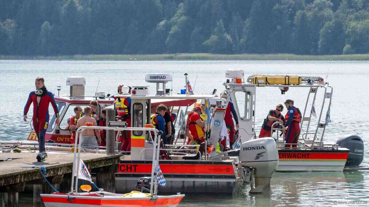 Taucher holt Ertrinkenden aus acht Metern Wassertiefe