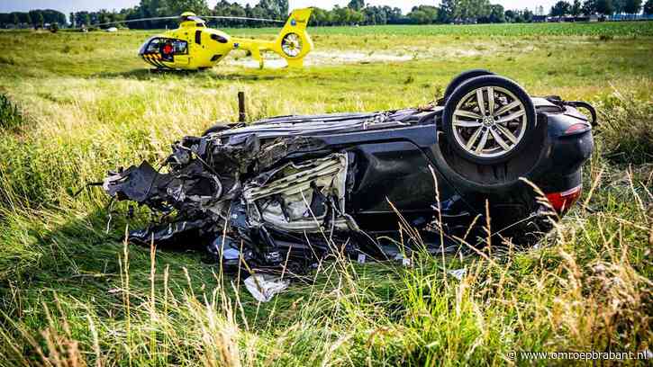 Ravage op N267 na crash: bestuurder zwaargewond, auto volledig in de prak