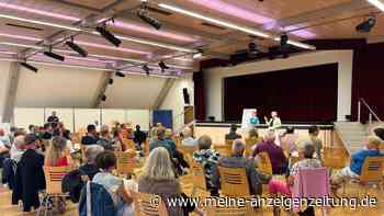 Dialogabend in Hallbergmoos: Bürger fühlen sich besser vorbereitet auf Bürgerentscheid zur Helsing-Ansiedelung