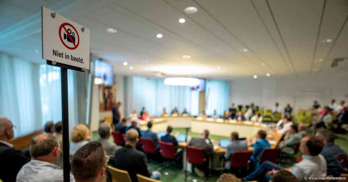 De onderhandelingen over nieuwe colleges duren wéér langer. Hoe kan dat? En waarom is dat kwalijk?