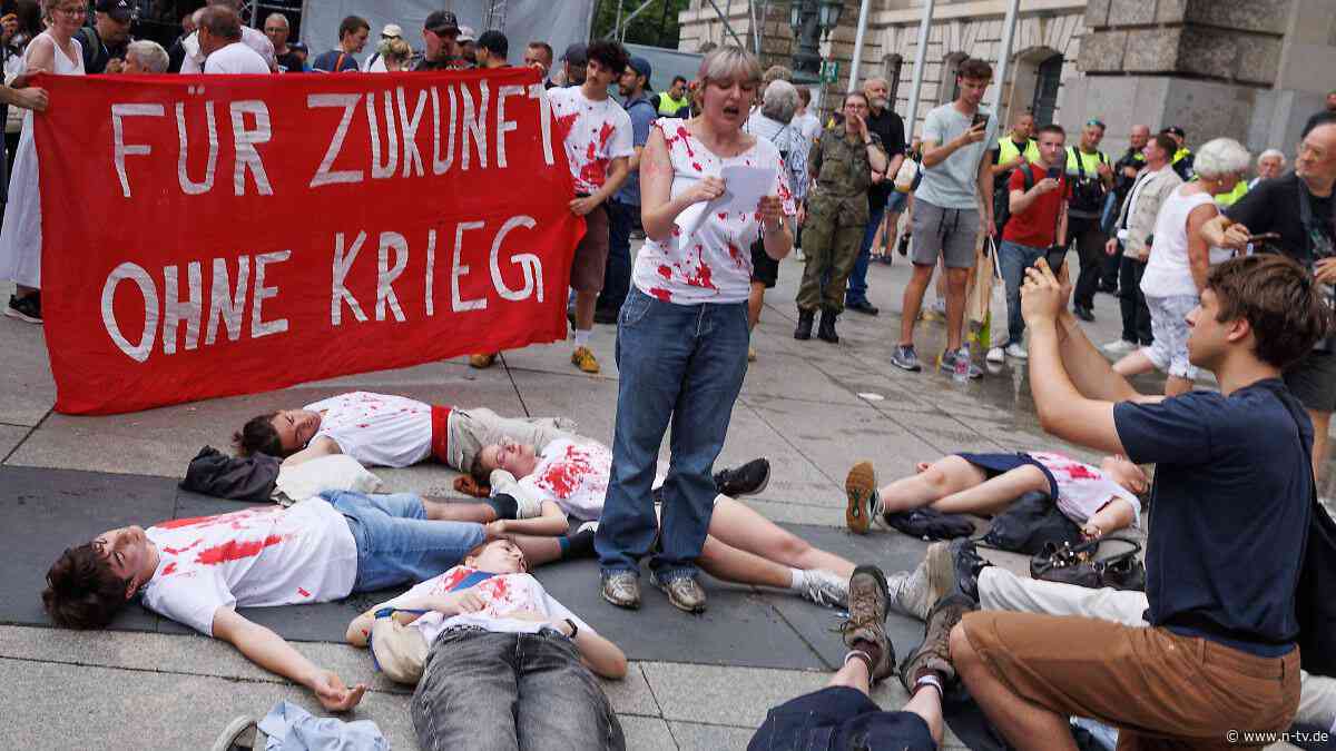 "Nie wieder Wehrpflicht": Demonstranten stören Pistorius bei Veteranen-Ehrung