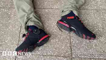 Two right shoes make a wrong for suspect shoplifter