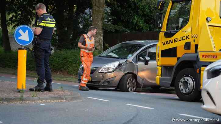 Vrouw wijkt uit voor konijn en botst tegen lantaarnpaal in Oosterhout