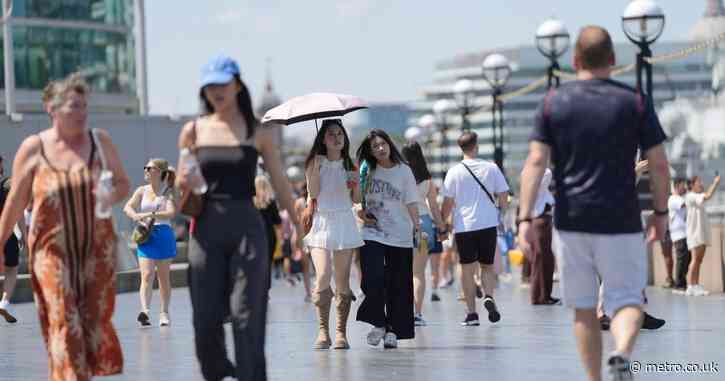 Sadiq Khan issues severe air pollution warning as capital set to bask in 39C heat