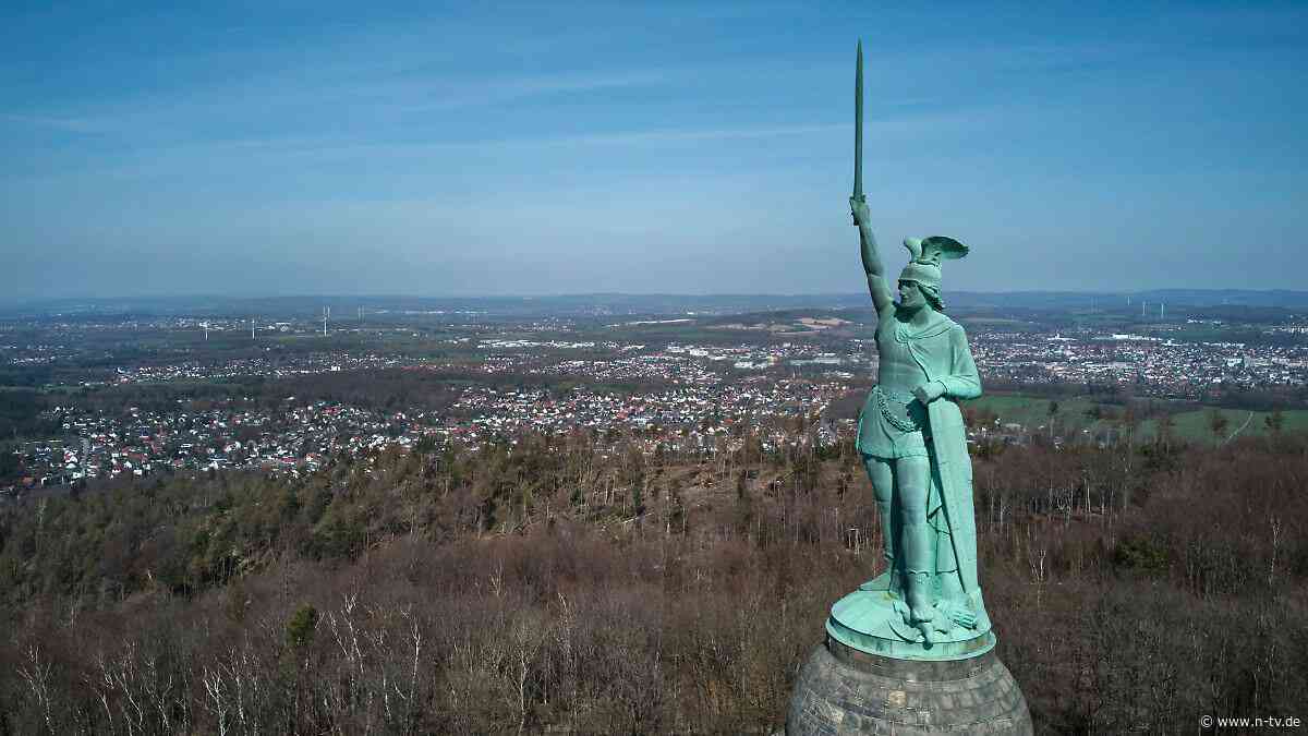 Staatsschutz ermittelt: Rechtsextreme besetzen Hermannsdenkmal bei Detmold