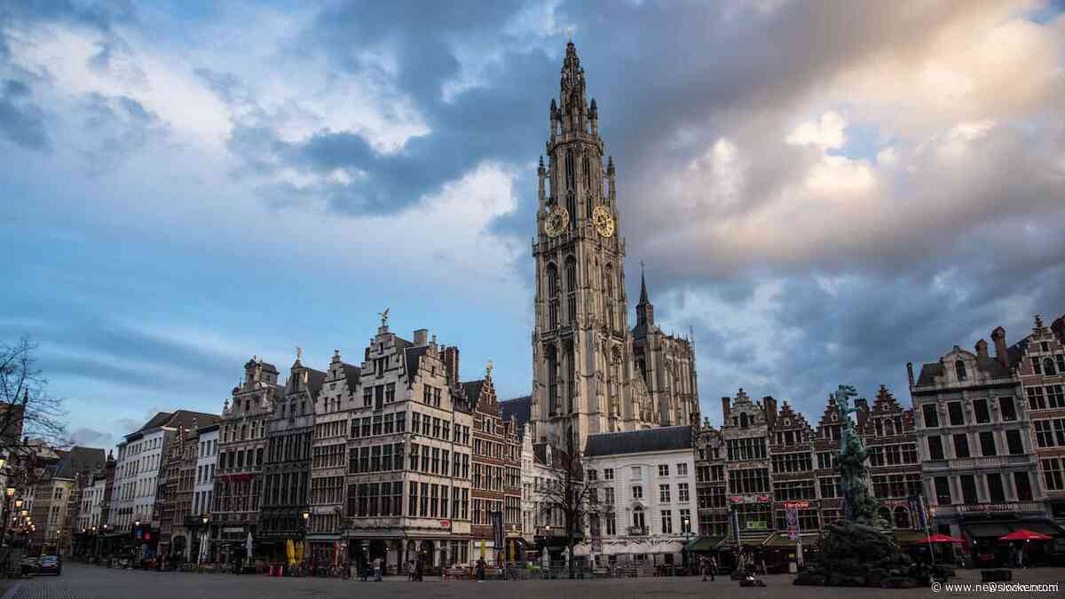 Klok van kathedraal Antwerpen werkt niet meer na blikseminslag
