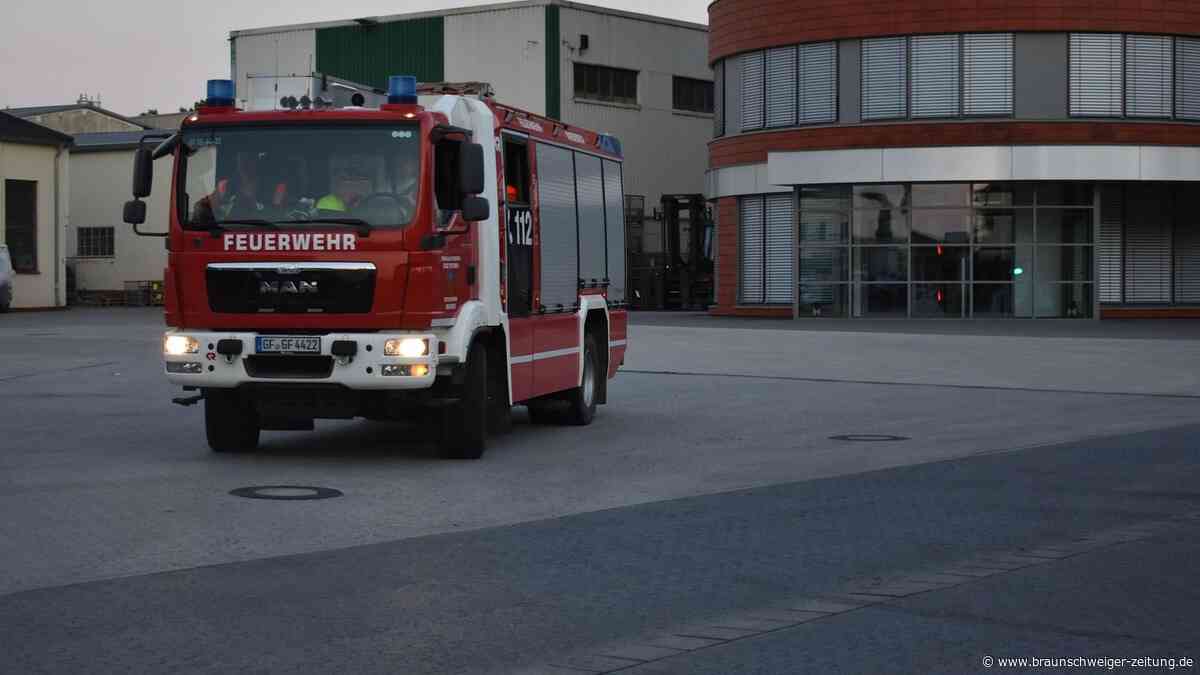Großeinsatz der Feuerwehr in Knesebeck: Stickstoff tritt aus Gastank aus