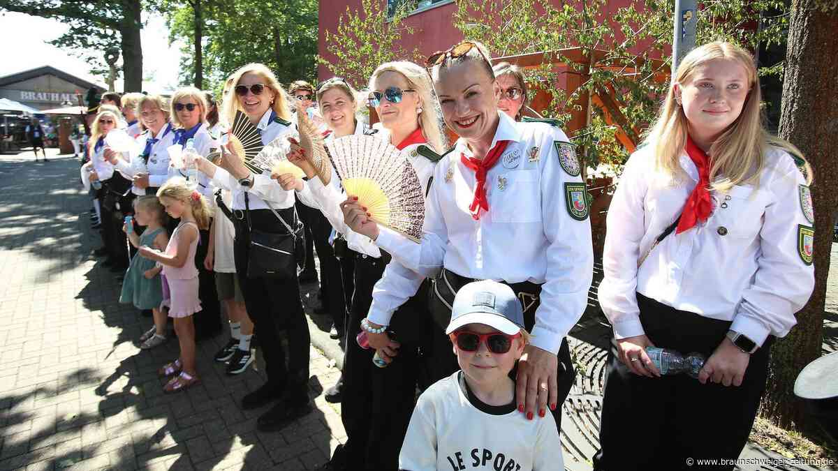 750 Bilder vom Schützenfest Gifhorn: alle 8 Galerien im Überblick