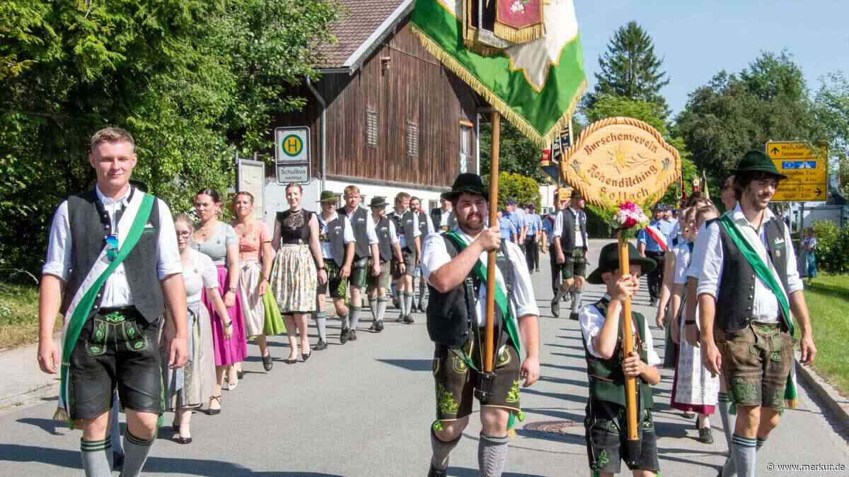50 Jahre Burschenverein: Mopedrennen wird Publikumsmagnet in Kreuzstraße