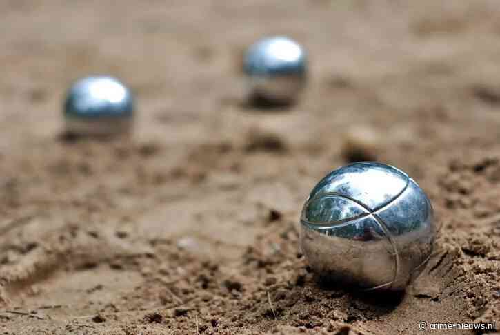 Ruzie om jeu-de-boulesbaan loopt fataal af: man (68) sterft na klap met metalen bal