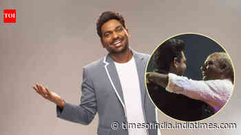 Zakir Khan breaks down as father performs sitar at final show