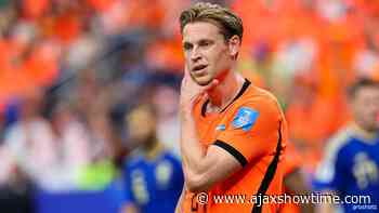 De Jong pareert kritiek: 'Gevoel dat heel veel mensen niks van voetbal snappen'