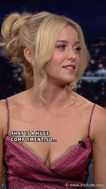 #LexiMinetree channels #ReeseWitherspoon by wearing her dress from the #LegallyBlonde premiere!