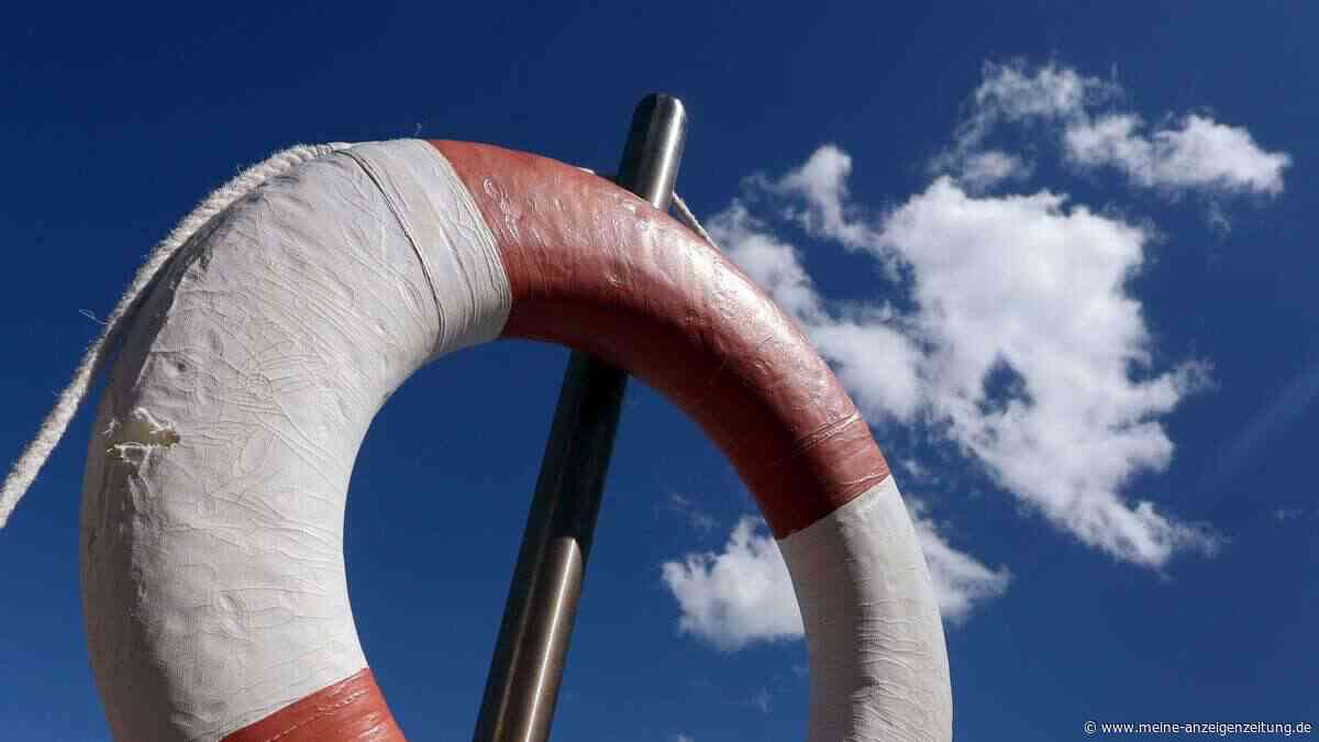 Nachts im Freibad: 20-Jähriger verletzt sich und stirbt
