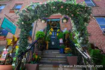 Photos: A stroll through historic Albany stoops, homes and gardens