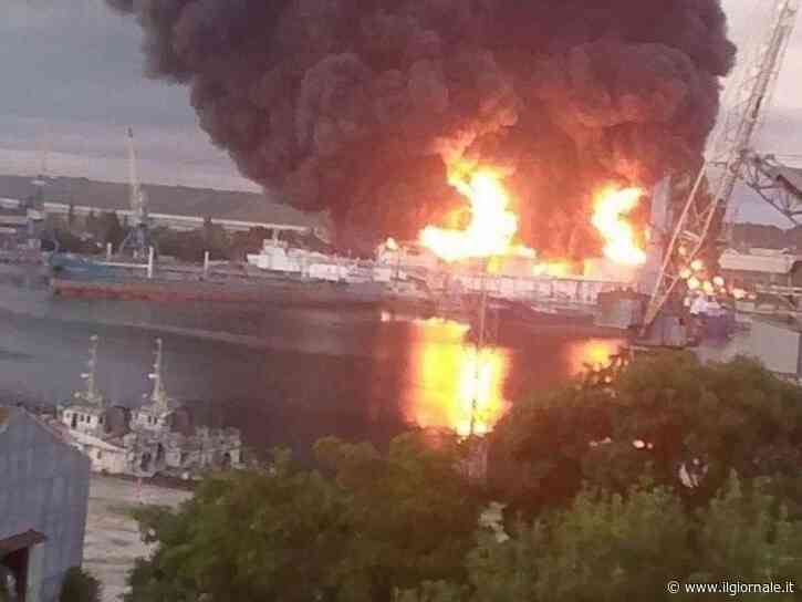 Raid sulle raffinerie e porti distrutti: si ferma la Crimea. "Benzina razionata"