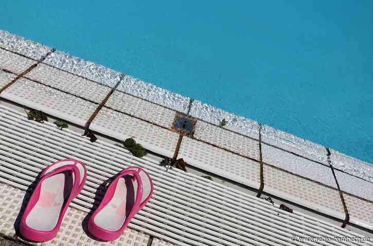 Männer sollen Mädchen in Freibad belästigt haben