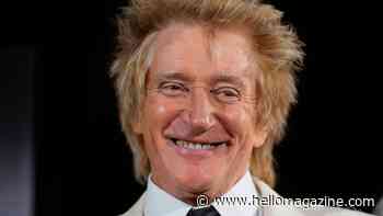 Rod Stewart, 81, poses for multigenerational family photo after oxygen tank collapse on stage